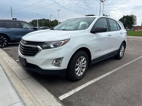 Used 2020 Chevrolet Equinox LS w/ LPO, Floor Liner Package AWD/4WD image 3
