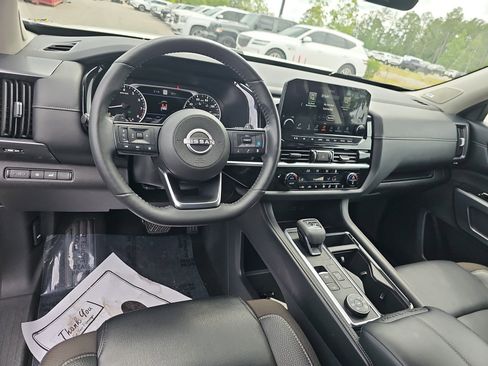 Used 2023 Nissan Pathfinder SL w/ SL Premium Package AWD/4WD image 19