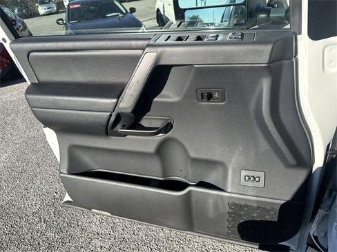 Used 2013 Nissan Titan SL w/ Moonroof Pkg image 26