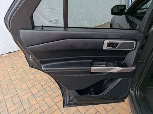 Certified 2022 Ford Explorer XLT w/ Equipment Group 202A image 20