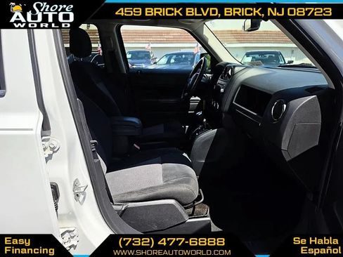 Used 2017 Jeep Patriot Latitude AWD/4WD image 21