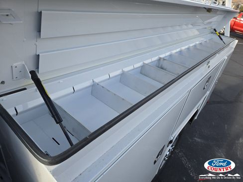 New 2026 Ford F250 XL w/ XL Chrome Package image 9