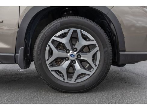 Used 2019 Subaru Forester Premium image 9