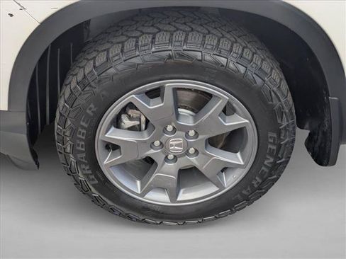 Certified 2025 Honda Passport TrailSport image 22