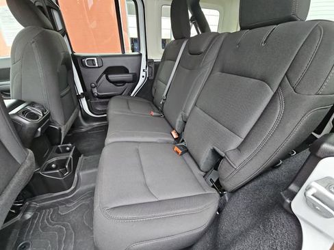 Used 2023 Jeep Wrangler Unlimited Sport AWD/4WD image 27