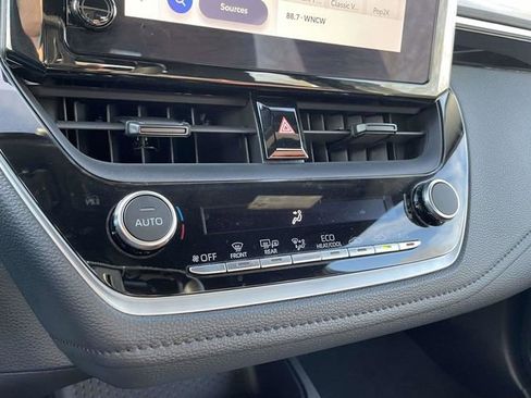Used 2023 Toyota Corolla SE image 29