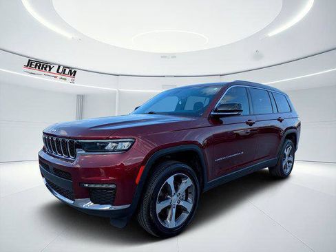Certified 2025 Jeep Grand Cherokee L Limited w/ Trailer Tow Package AWD/4WD image 7