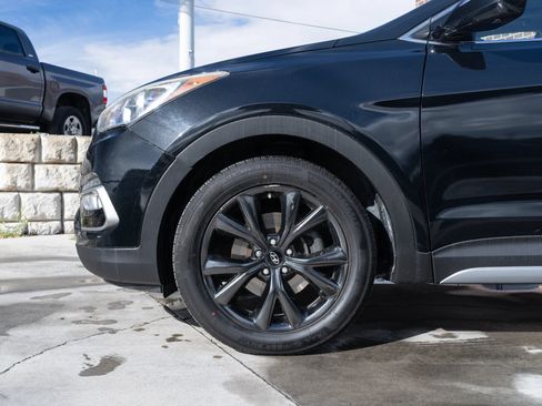Used 2017 Hyundai Santa Fe Sport w/ 2.0T Ultimate Tech Package 05 FWD image 4