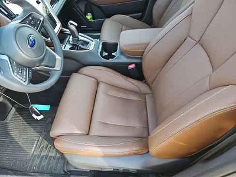 Used 2025 Subaru Outback Touring XT w/ Tech Package 3 AWD/4WD image 10