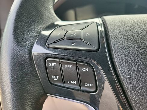 Used 2019 Ford Explorer XLT w/ Equipment Group 202A AWD/4WD image 21