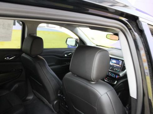 Used 2022 GMC Acadia SLT AWD/4WD image 10