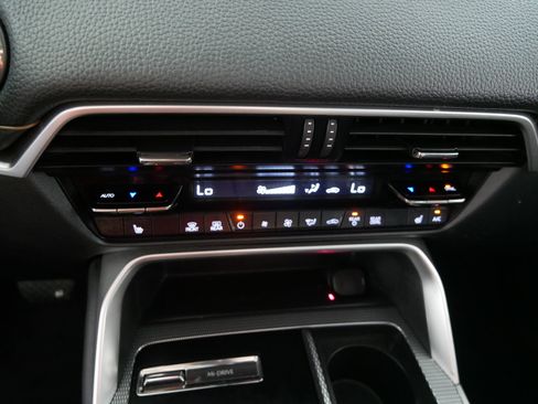 Used 2025 MAZDA CX-90 3.3 Turbo w/ Preferred Package AWD/4WD image 23