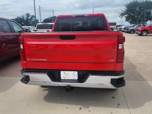 Used 2022 Chevrolet Silverado 1500 LT AWD/4WD image 6