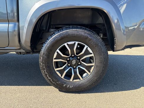 Used 2021 Toyota Tacoma TRD Sport image 21