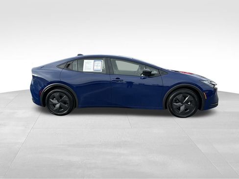 Used 2025 Toyota Prius LE image 8