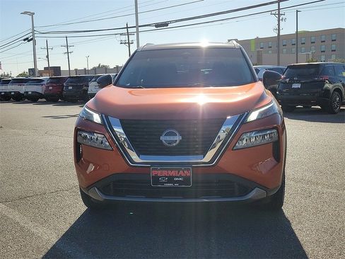 Used 2023 Nissan Rogue SL w/ SL Premium Package image 3