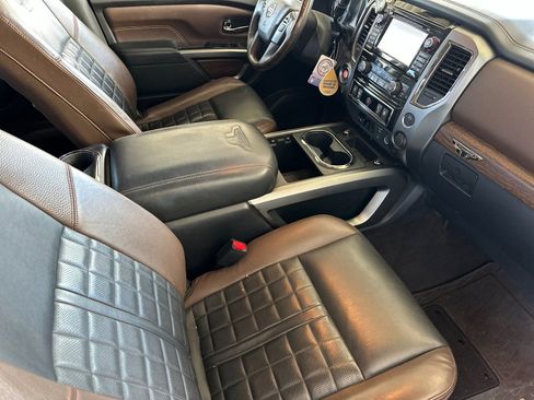 Used 2017 Nissan Titan Platinum Reserve RWD image 14