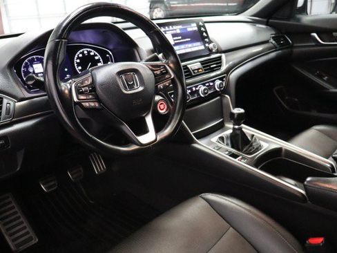 Used 2018 Honda Accord Sport image 33