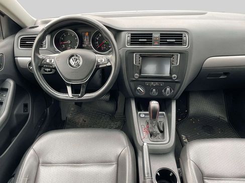 Used 2017 Volkswagen Jetta SE image 13