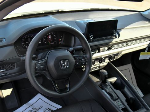 Used 2023 Honda Accord EX image 14