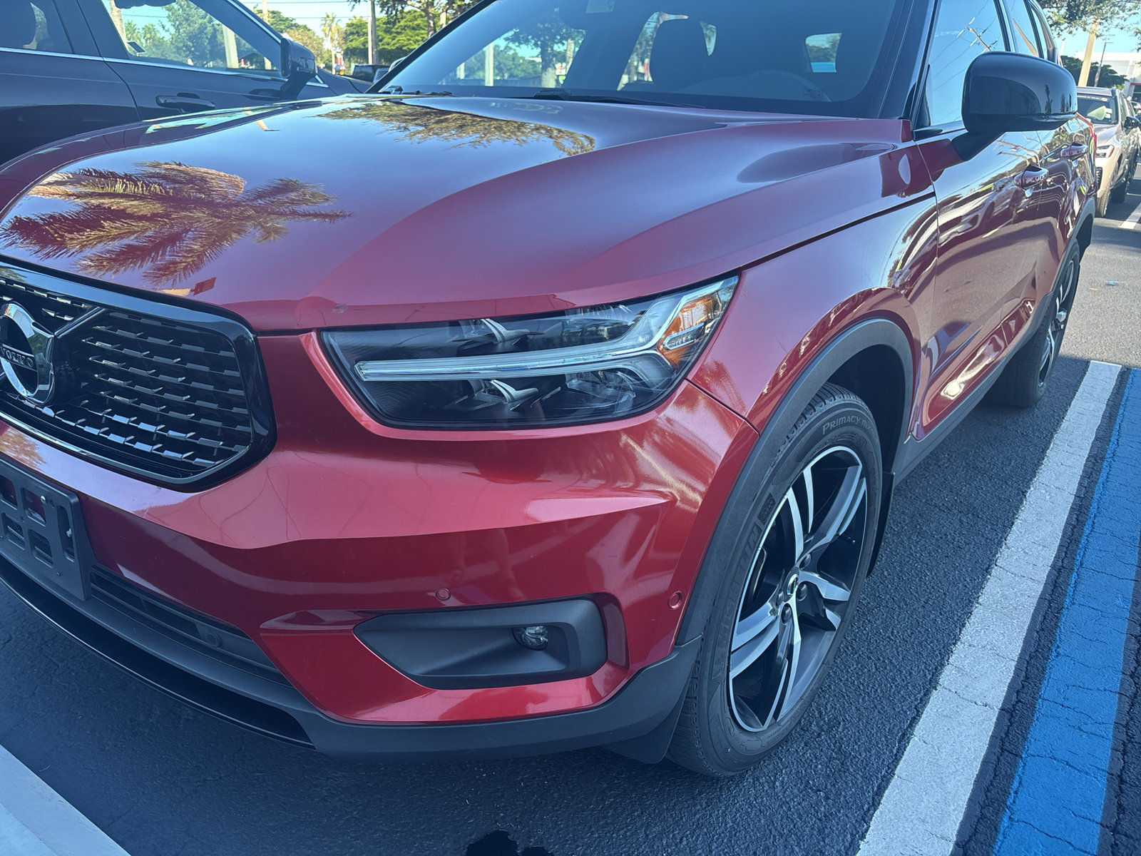 Used 2019 Volvo XC40 T5 R-Design AWD/4WD image 2