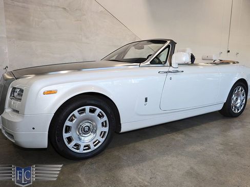 Used 2017 Rolls-Royce Phantom Drophead Coupe image 50