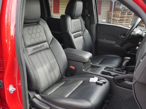 Certified 2022 Nissan Frontier PRO-4X w/ Pro-4X Premium Package image 28