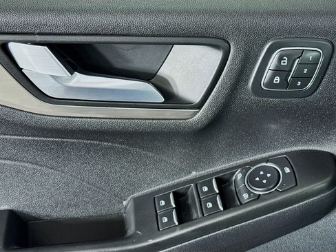 Used 2022 Ford Escape Titanium w/ Class II Trailer Tow Package image 23