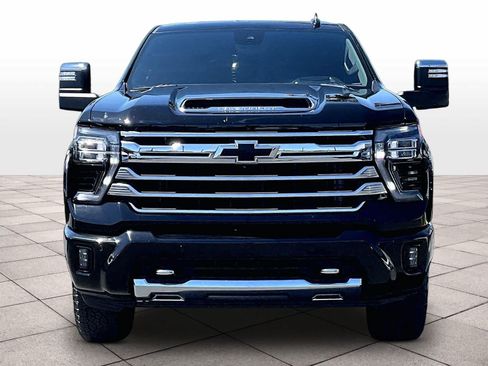 Used 2024 Chevrolet Silverado 3500 High Country w/ High Country Premium Package AWD/4WD image 3