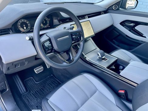 Used 2024 Land Rover Range Rover Evoque Dynamic SE AWD/4WD image 13