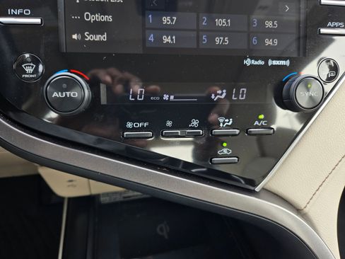 Used 2018 Toyota Camry XLE w/ Audio Package FWD image 29