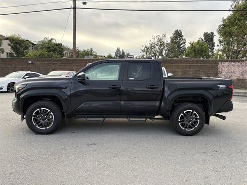 Certified 2024 Toyota Tacoma TRD Sport image 2