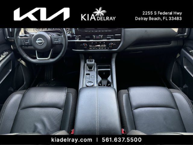 Used 2024 Nissan Pathfinder SL AWD/4WD image 12
