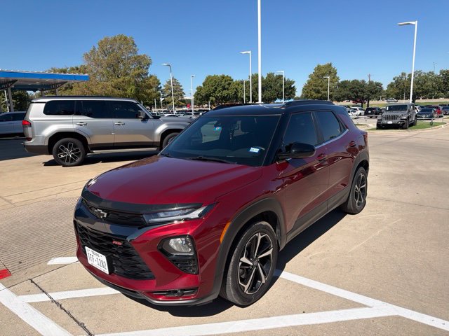 Used 2023 Chevrolet TrailBlazer RS w/ Sun and Liftgate Package FWD image 2