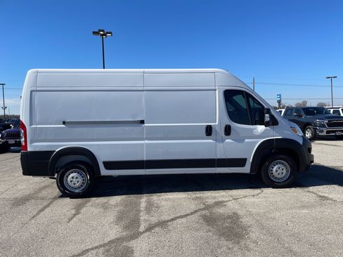 New 2026 RAM ProMaster 2500 w/ Convenience Group FWD image 3