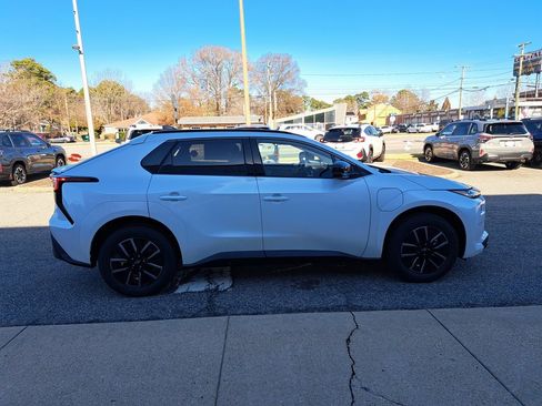 New 2026 Subaru Solterra Premium image 7