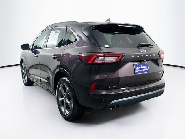 Used 2023 Ford Escape ST-Line w/ Tech Pack #1 AWD/4WD image 7