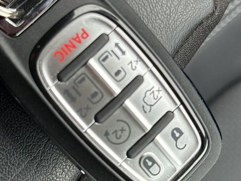 New 2026 Chrysler Pacifica Select image 35