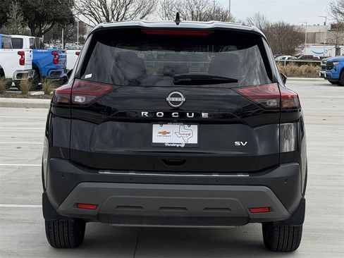 Used 2023 Nissan Rogue SV image 5