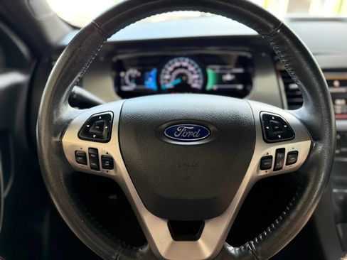 Used 2013 Ford Taurus SEL FWD image 10