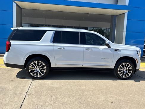 Used 2026 GMC Yukon XL Denali w/ Denali Reserve Package AWD/4WD image 2