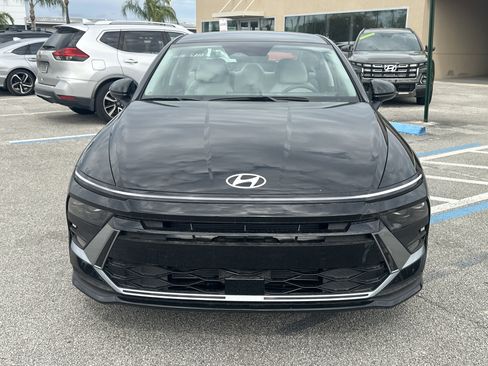 New 2026 Hyundai Sonata SE FWD image 2