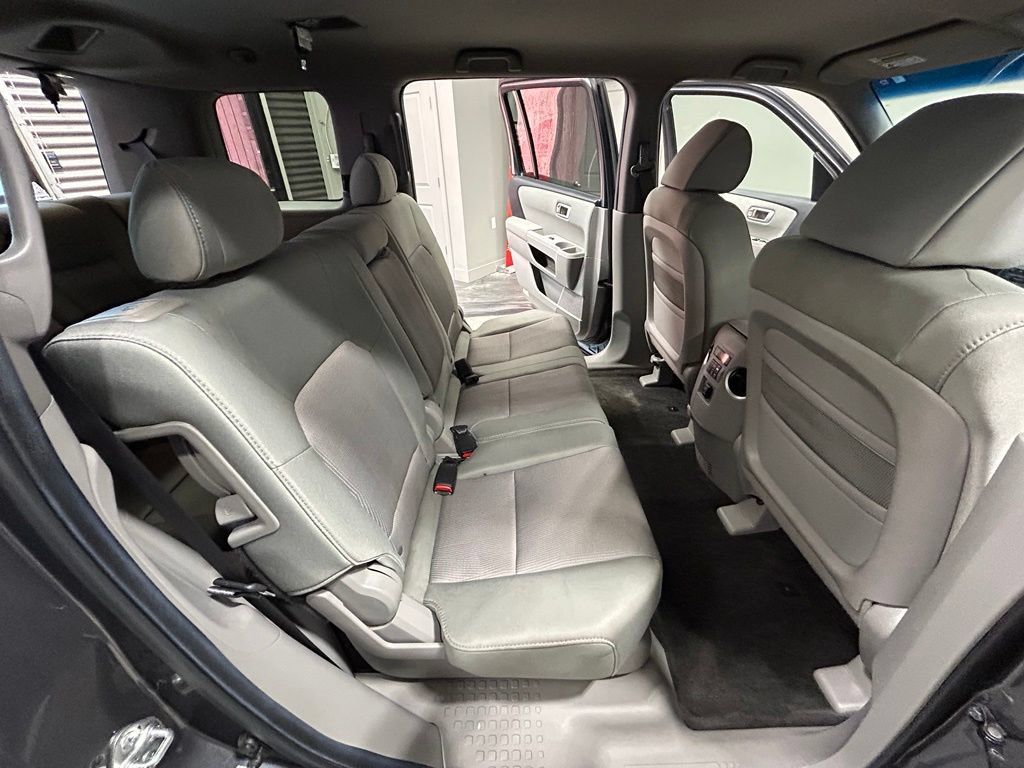 Used 2011 Honda Pilot EX image 40