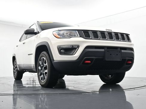 Used 2019 Jeep Compass Trailhawk w/ Popular Equipment Group AWD/4WD image 29