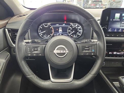 Used 2023 Nissan Rogue SL w/ SL Premium Package image 12