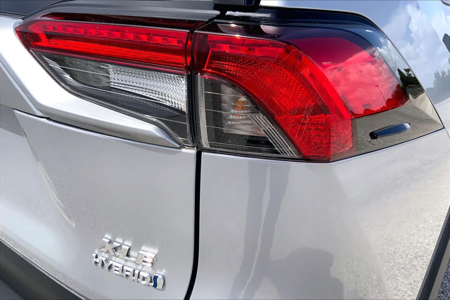 Used 2024 Toyota RAV4 XLE AWD/4WD image 30