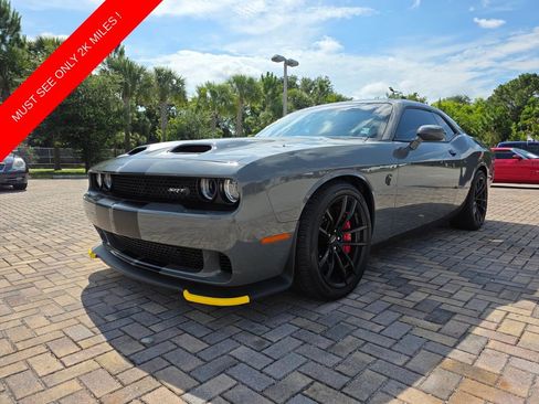 Used 2023 Dodge Challenger SRT Hellcat RWD image 4