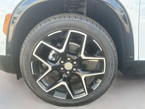 New 2026 Chevrolet Traverse High Country w/ LPO, Floor Liner Package AWD/4WD image 33
