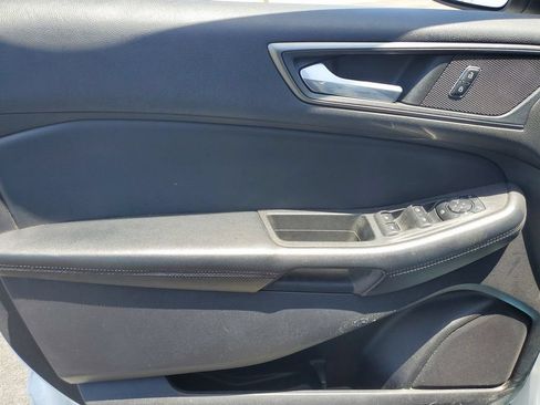 Used 2020 Ford Edge SE FWD image 26