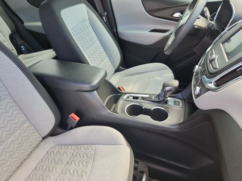 Used 2022 Chevrolet Equinox LS AWD/4WD image 17
